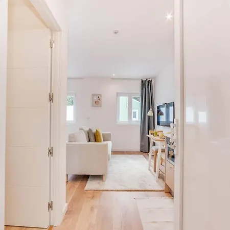 Apartment Central Charming In Campolide Lisbon