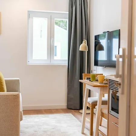 Apartment Central Charming In Campolide Lisbon